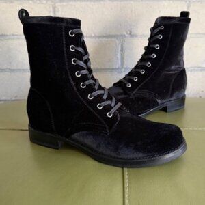 Frye Veronica Combat boot black velvet size W 11 New in Box